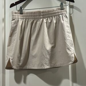 Like New! DSG elastic wide waistband Skort stretchy shorts deep pockets size S